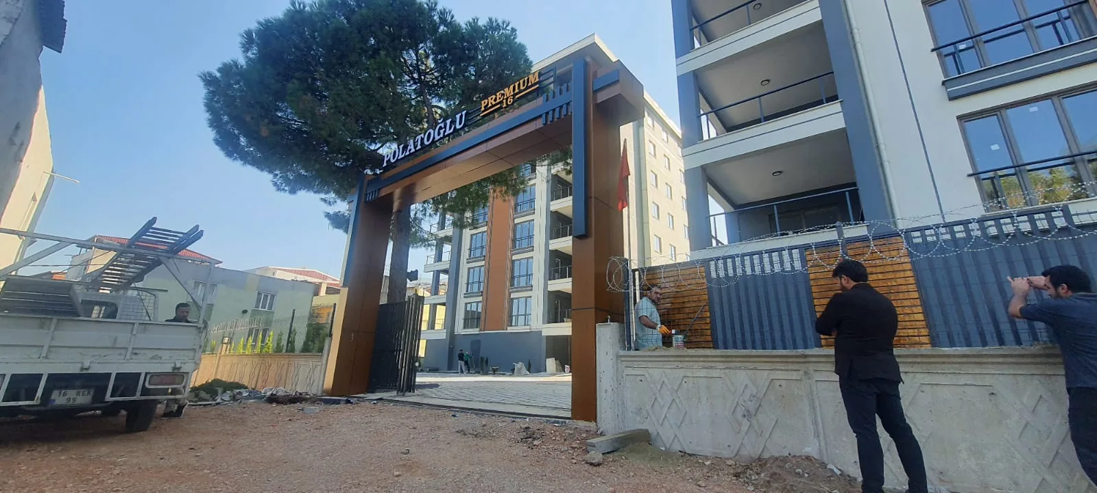 Işıklı LED aydınlatmalı paslanmaz pleksi kutu harf tabela tasarımı 1